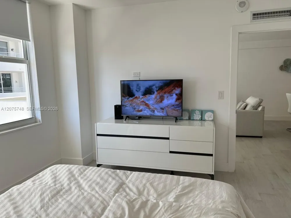 5601 Collins Ave #412A Miami Beach, FL 33140