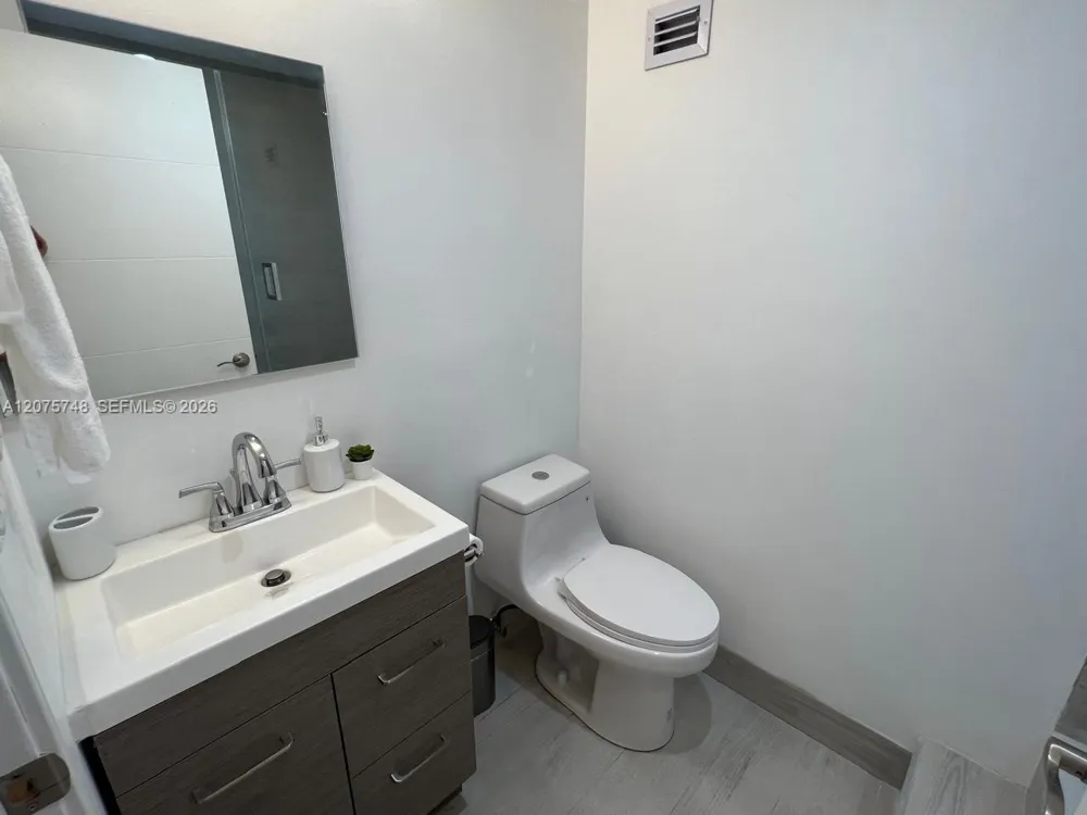 5601 Collins Ave #412A Miami Beach, FL 33140
