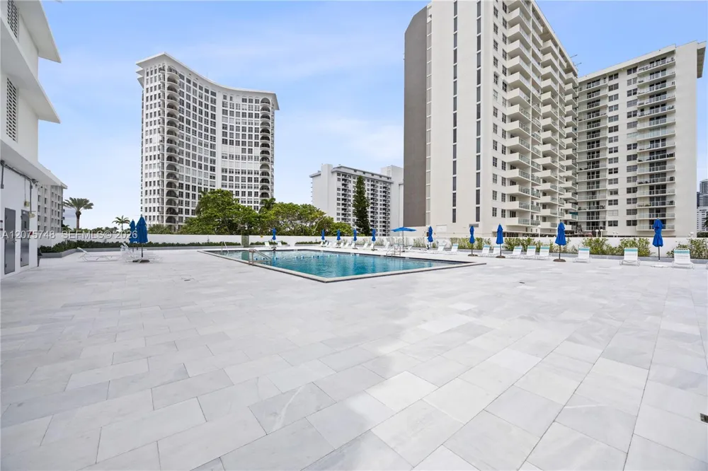 5601 Collins Ave #412A Miami Beach, FL 33140