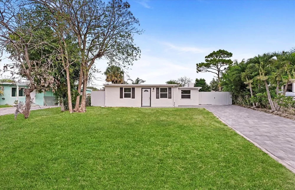431 Ficus Tree Drive Lantana, FL 33462