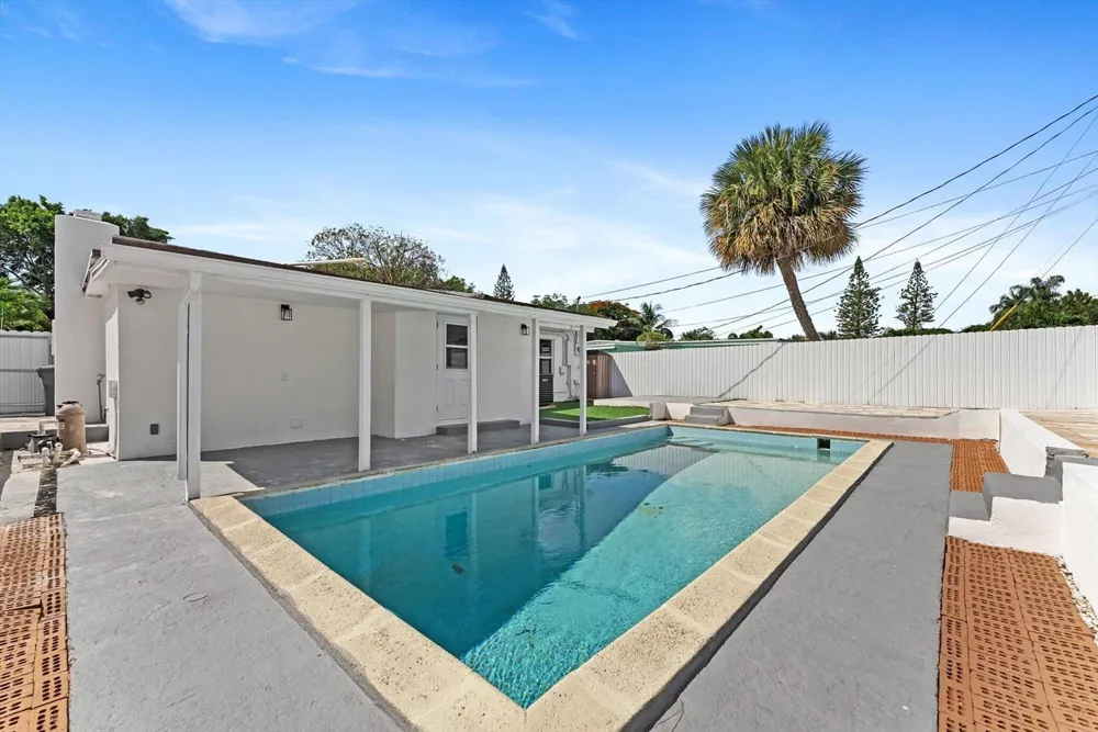 431 Ficus Tree Drive Lantana, FL 33462