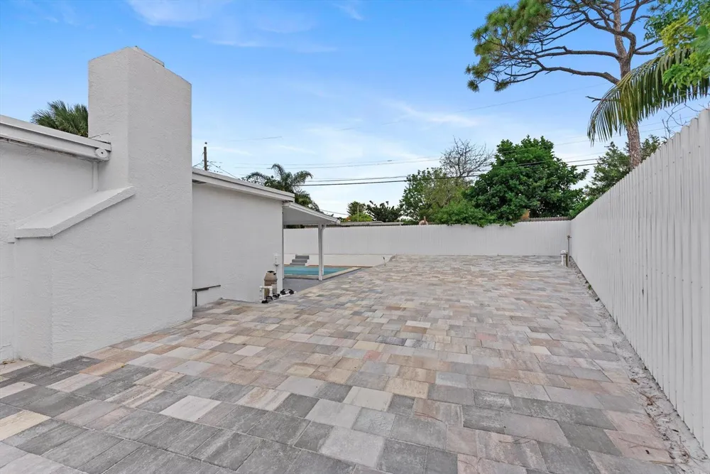 431 Ficus Tree Drive Lantana, FL 33462