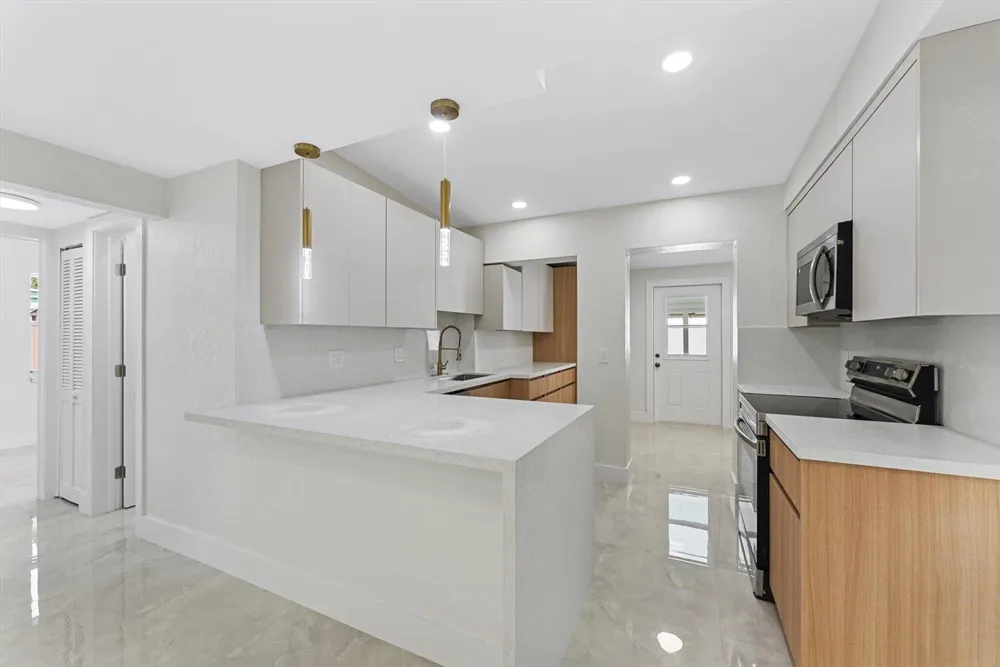 431 Ficus Tree Drive Lantana, FL 33462