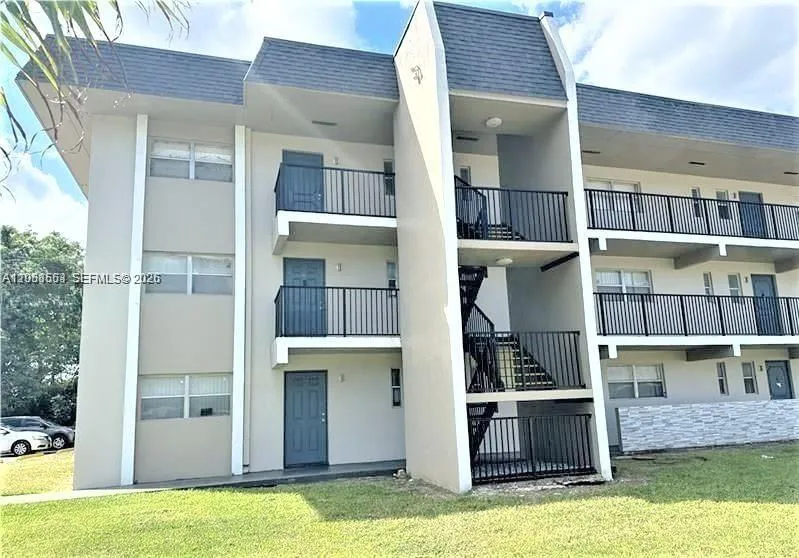 7911 Colony Cir N #202 Tamarac, FL 33321
