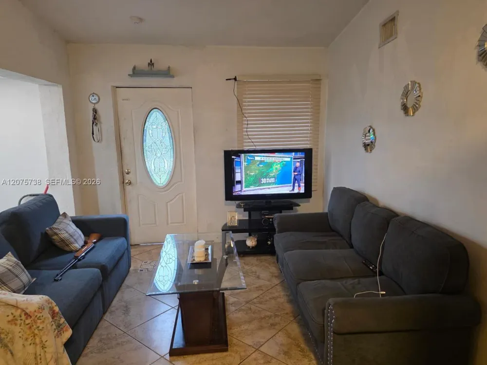 4570 SW 39th St West Park, FL 33023