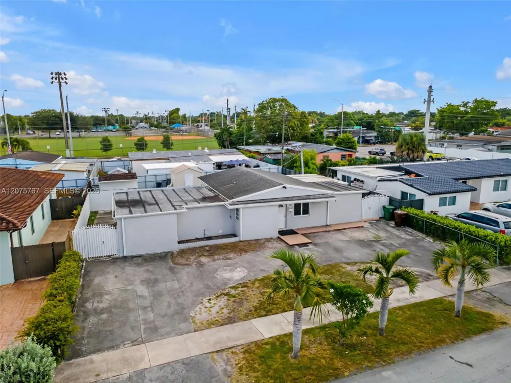 6049 W 14th Ct Hialeah, FL 33012
