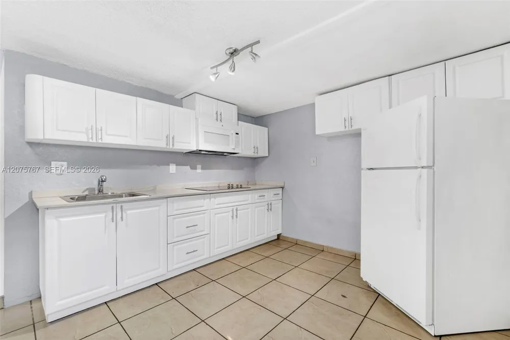 6049 W 14th Ct Hialeah, FL 33012