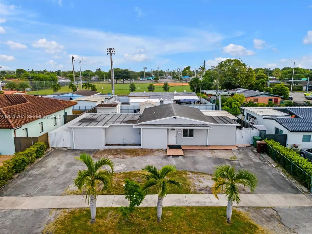 6049 W 14th Ct Hialeah, FL 33012