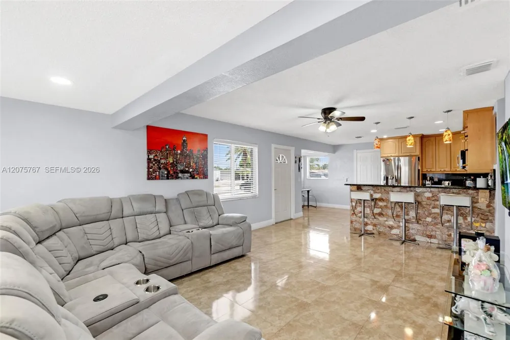 6049 W 14th Ct Hialeah, FL 33012
