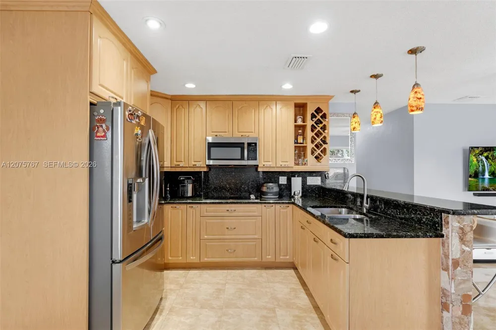6049 W 14th Ct Hialeah, FL 33012