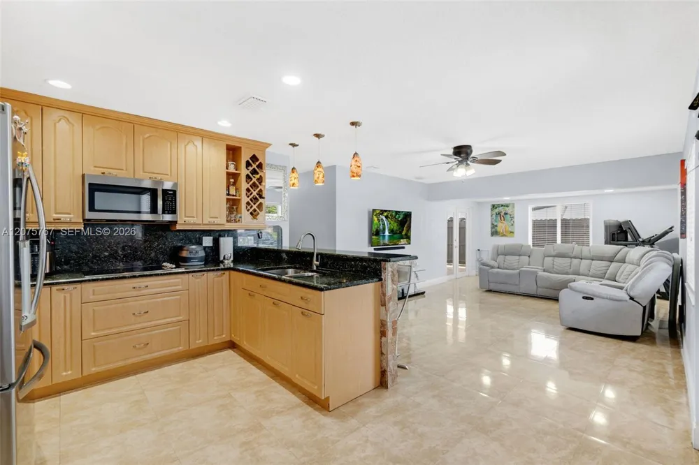 6049 W 14th Ct Hialeah, FL 33012