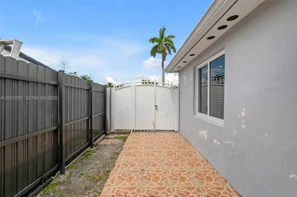 6049 W 14th Ct Hialeah, FL 33012