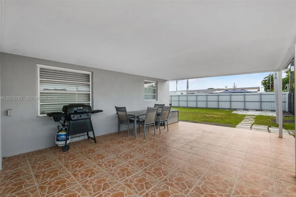 6049 W 14th Ct Hialeah, FL 33012