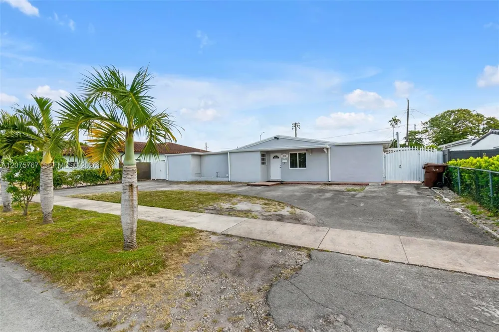 6049 W 14th Ct Hialeah, FL 33012