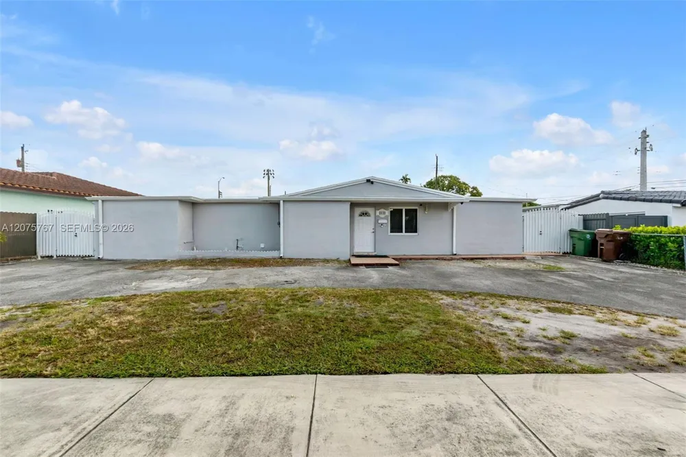 6049 W 14th Ct Hialeah, FL 33012