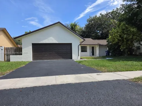 7389 NW 48th Pl