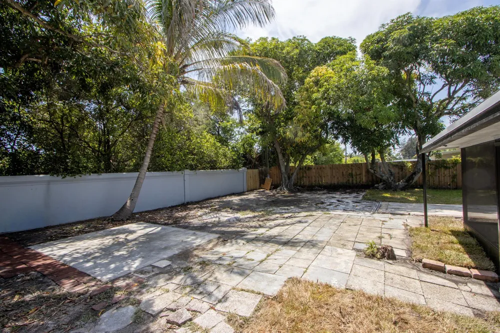 1830 NE 2ND LANE NE Boynton Beach, FL 33435