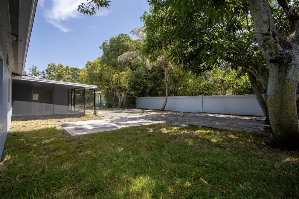 1830 NE 2ND LANE NE Boynton Beach, FL 33435