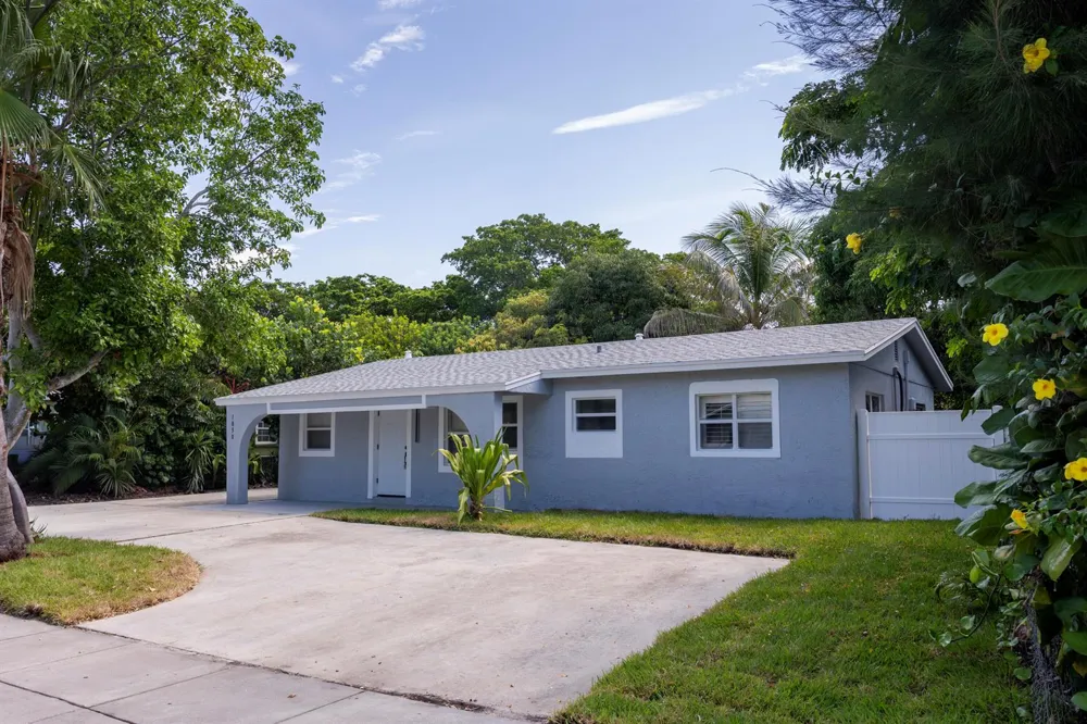 1830 NE 2ND LANE NE Boynton Beach, FL 33435