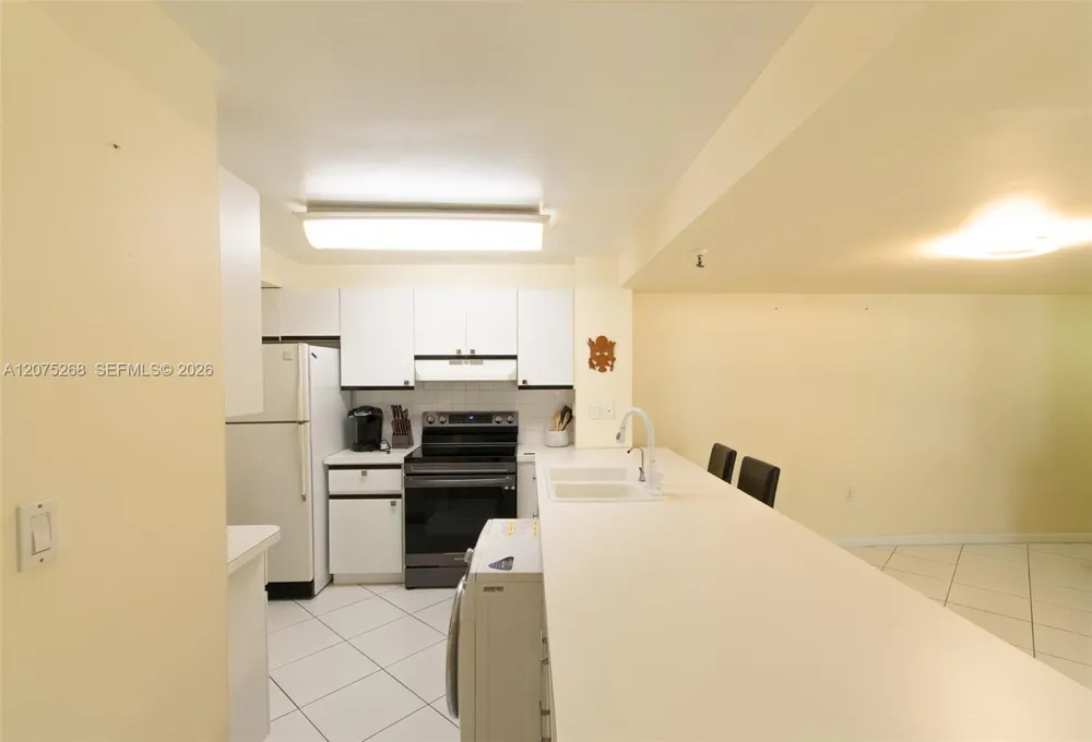 1623 Collins Ave #312 Miami Beach, FL 33139