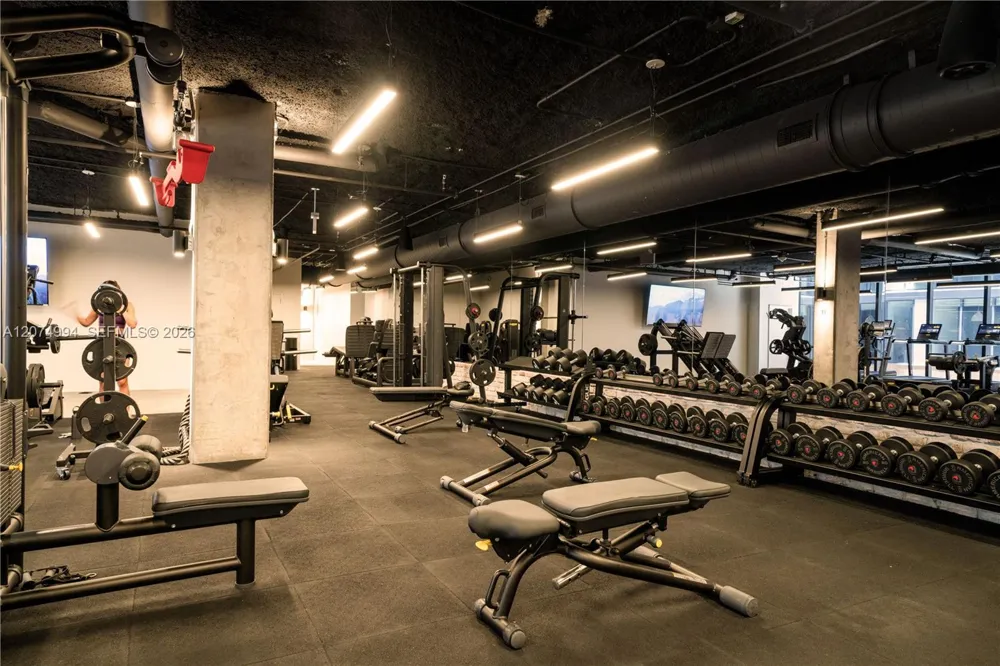 176 NW 25th St #512 Miami, FL 33127