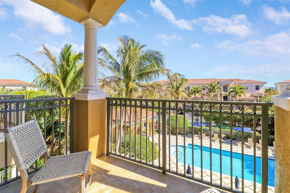 703 Del Sol Cir #703 Tequesta, FL 33469