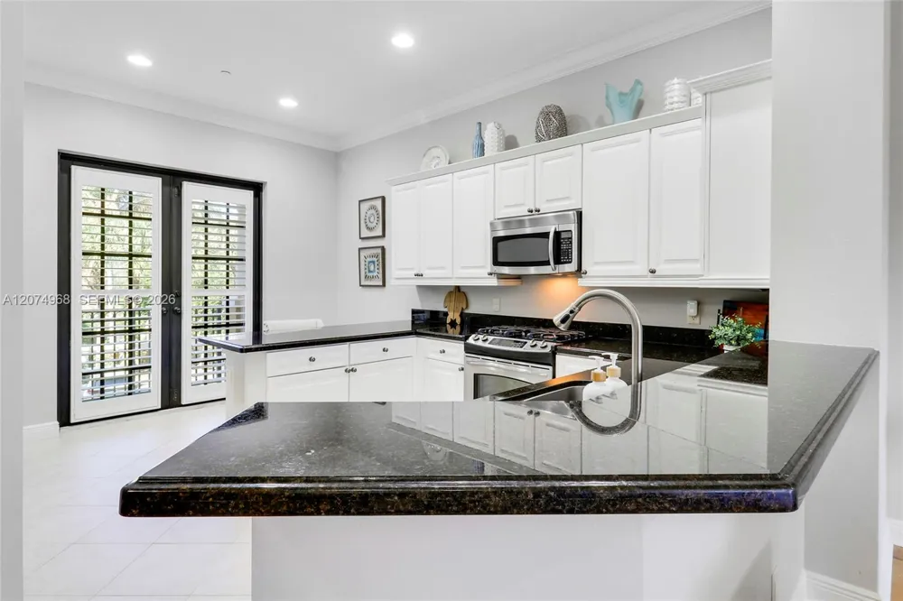 703 Del Sol Cir #703 Tequesta, FL 33469