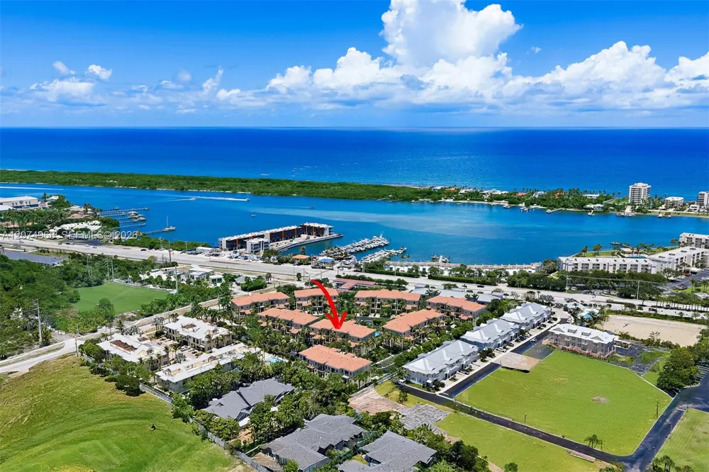 703 Del Sol Cir #703 Tequesta, FL 33469