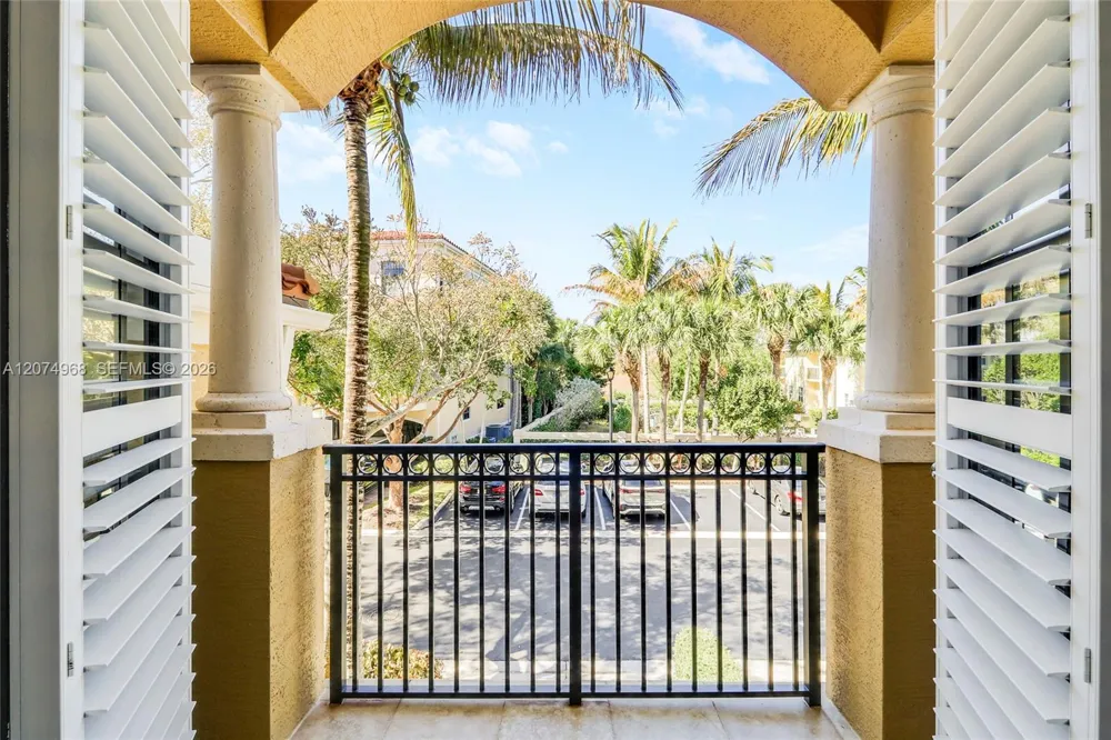 703 Del Sol Cir #703 Tequesta, FL 33469