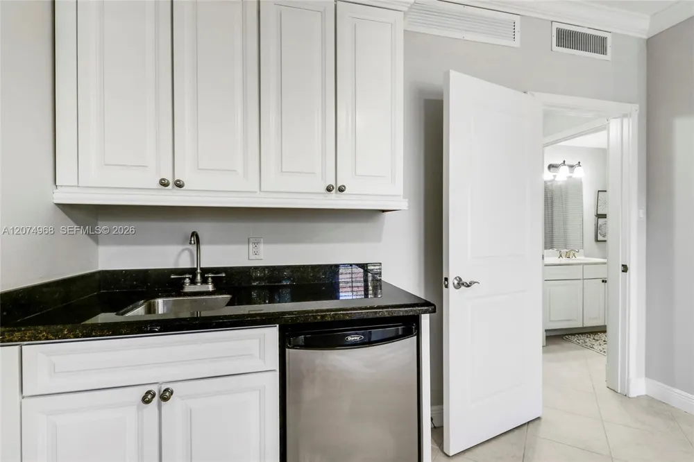 703 Del Sol Cir #703 Tequesta, FL 33469