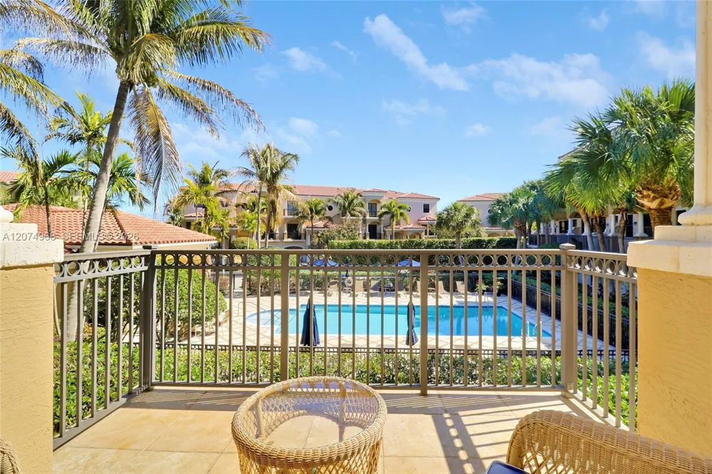 703 Del Sol Cir #703 Tequesta, FL 33469