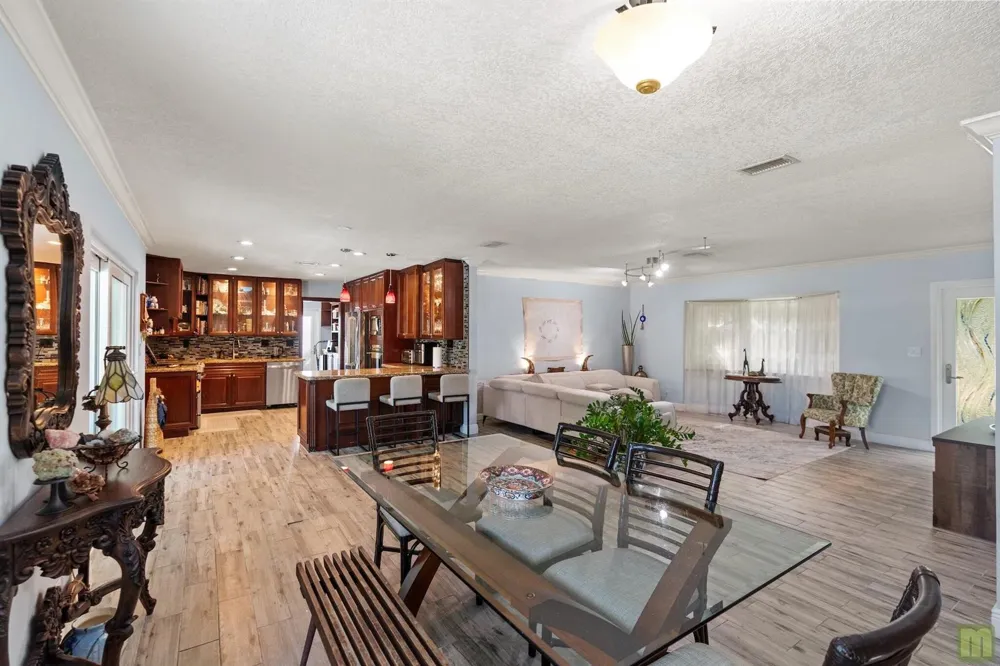 291 Lake Drive Coconut Creek, FL 33066