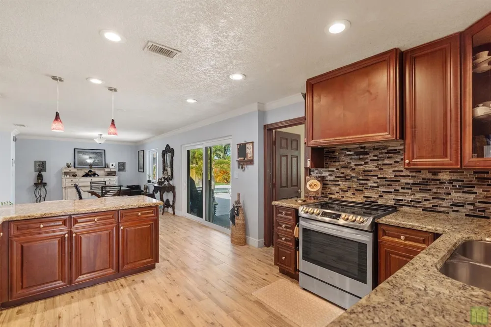 291 Lake Drive Coconut Creek, FL 33066