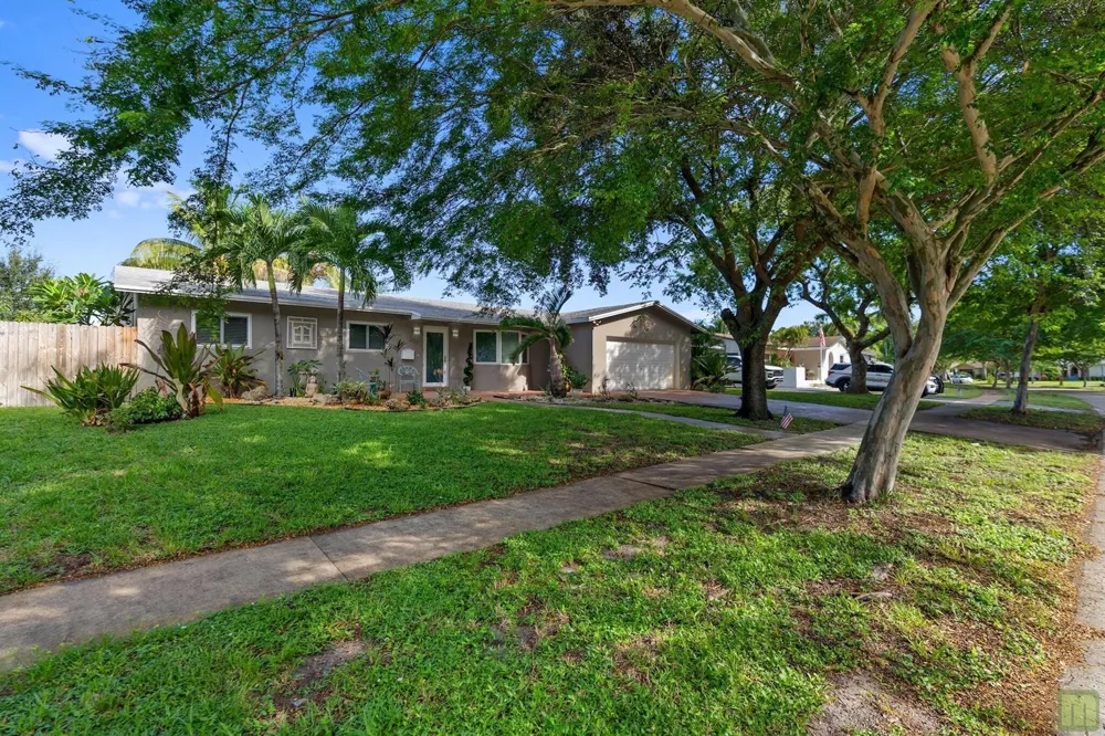 291 Lake Drive Coconut Creek, FL 33066