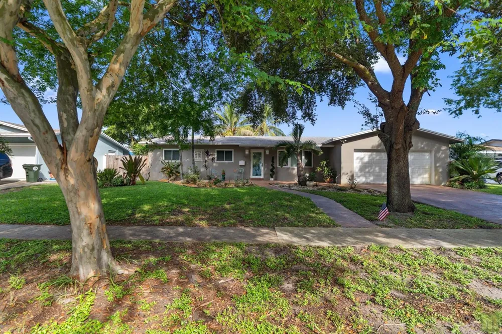291 Lake Drive Coconut Creek, FL 33066