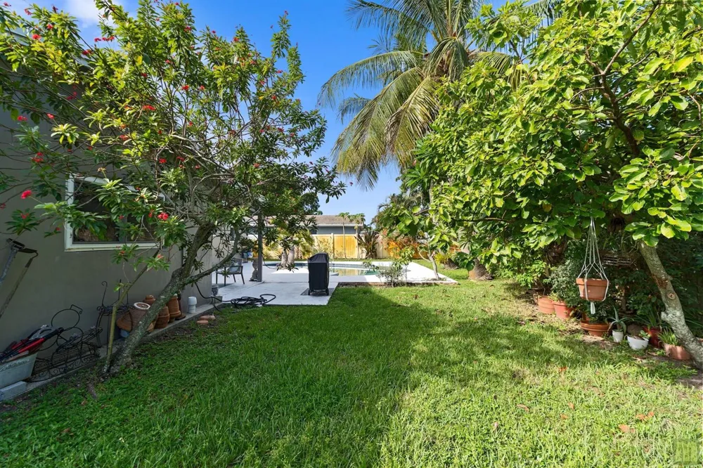 291 Lake Drive Coconut Creek, FL 33066