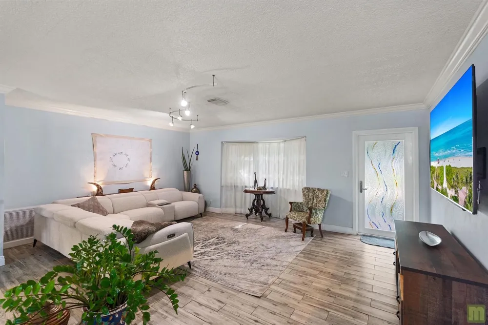 291 Lake Drive Coconut Creek, FL 33066