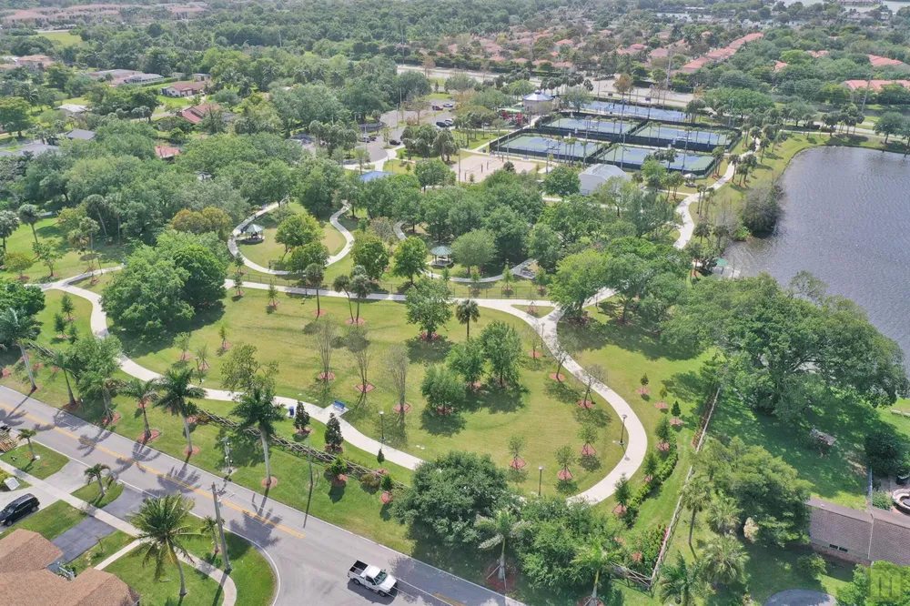 291 Lake Drive Coconut Creek, FL 33066