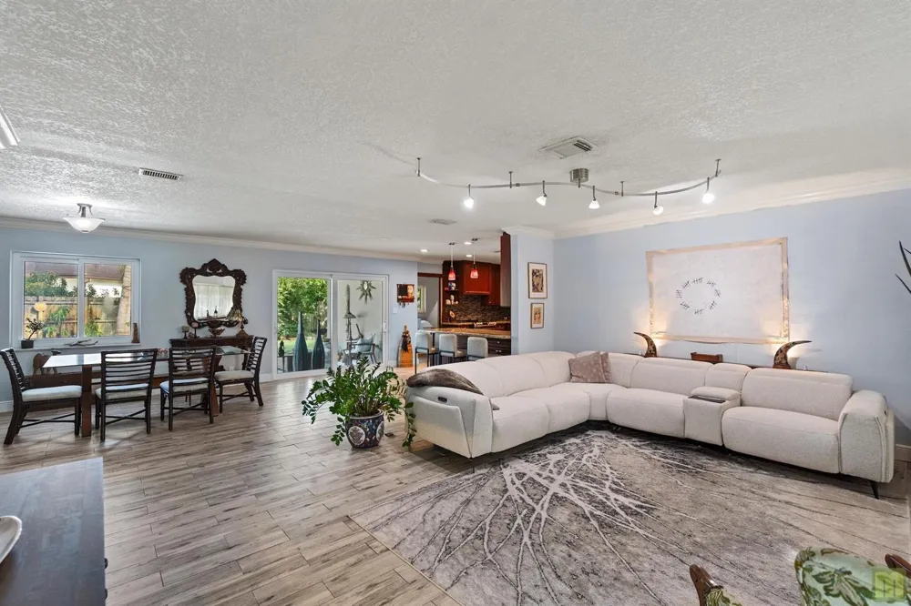 291 Lake Drive Coconut Creek, FL 33066