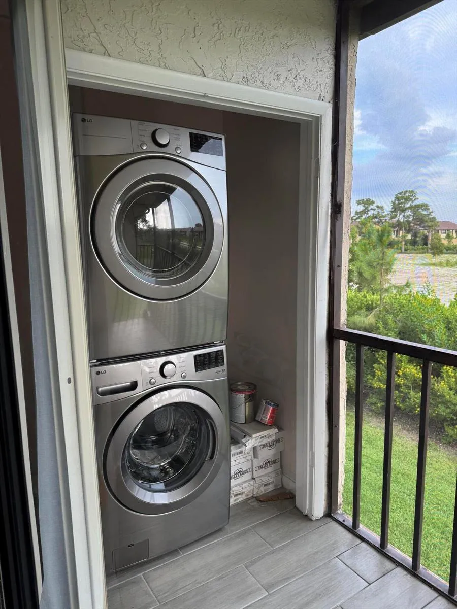 7142 GOLF COLONY COURT #206 Lake Worth, FL 33467
