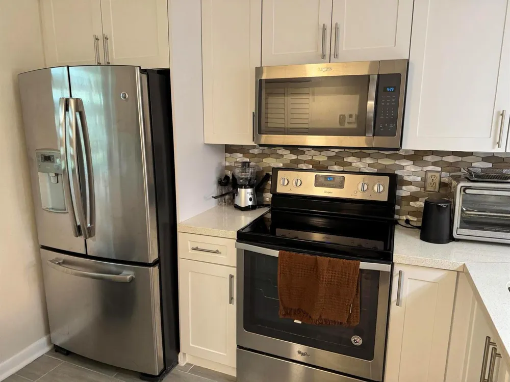 7142 GOLF COLONY COURT #206 Lake Worth, FL 33467
