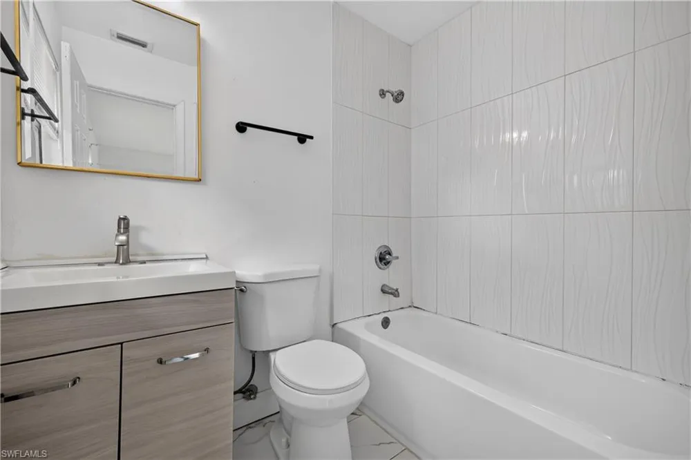 11535 Chapman Avenue Bonita Springs, FL 34135