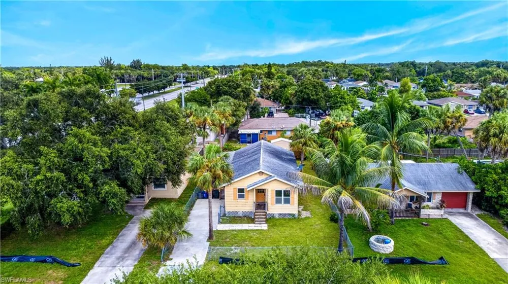 11535 Chapman Avenue Bonita Springs, FL 34135