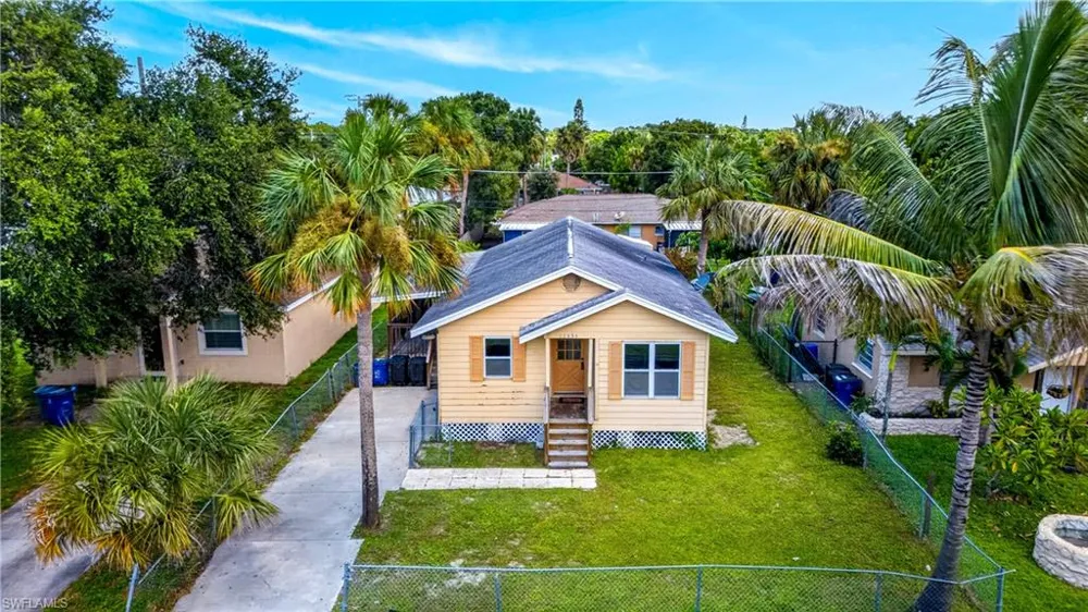 11535 Chapman Avenue Bonita Springs, FL 34135