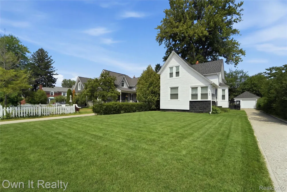 168 Kerby Road Grosse Pointe Farms City, MI 48236