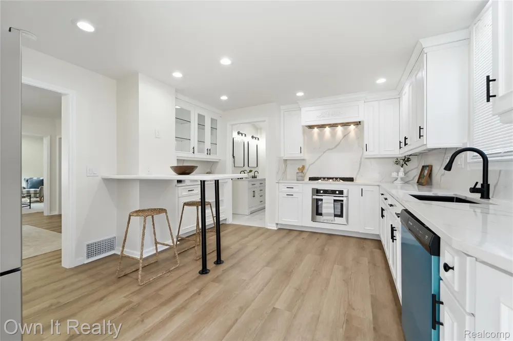 168 Kerby Road Grosse Pointe Farms City, MI 48236