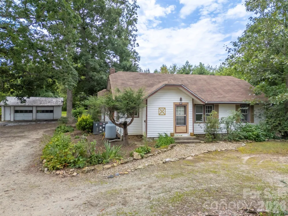 375 E King Street East Flat Rock, NC 28726