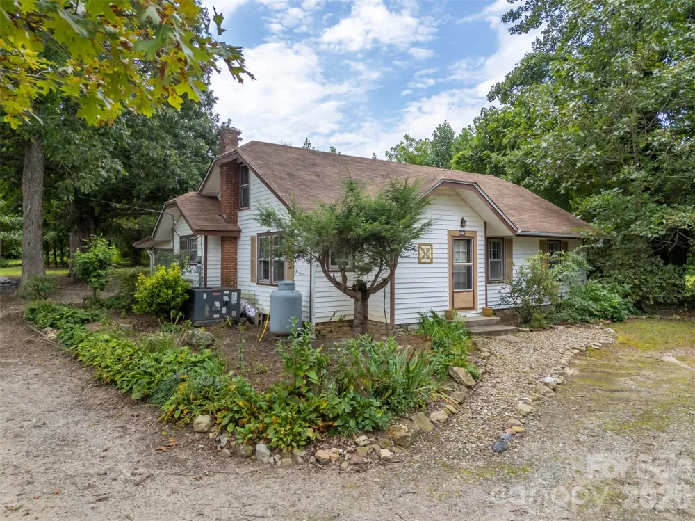 375 E King Street East Flat Rock, NC 28726