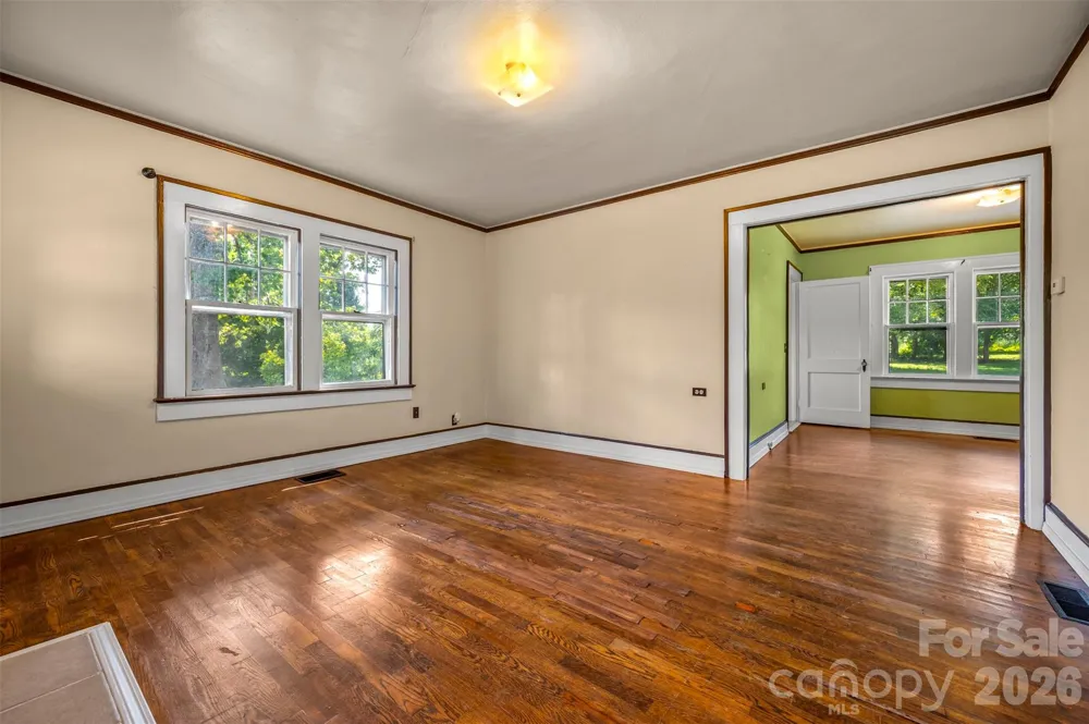 375 E King Street East Flat Rock, NC 28726