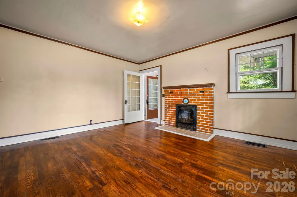 375 E King Street East Flat Rock, NC 28726